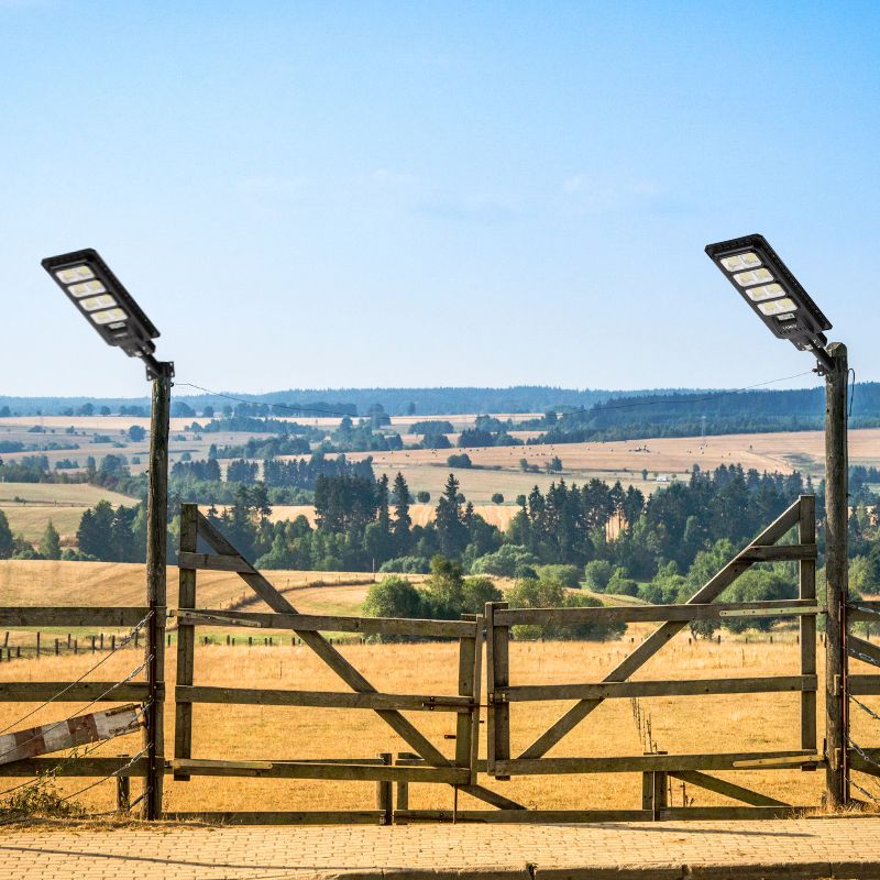4 pack 200W solar street lights 20000 lumens - Energize Trek