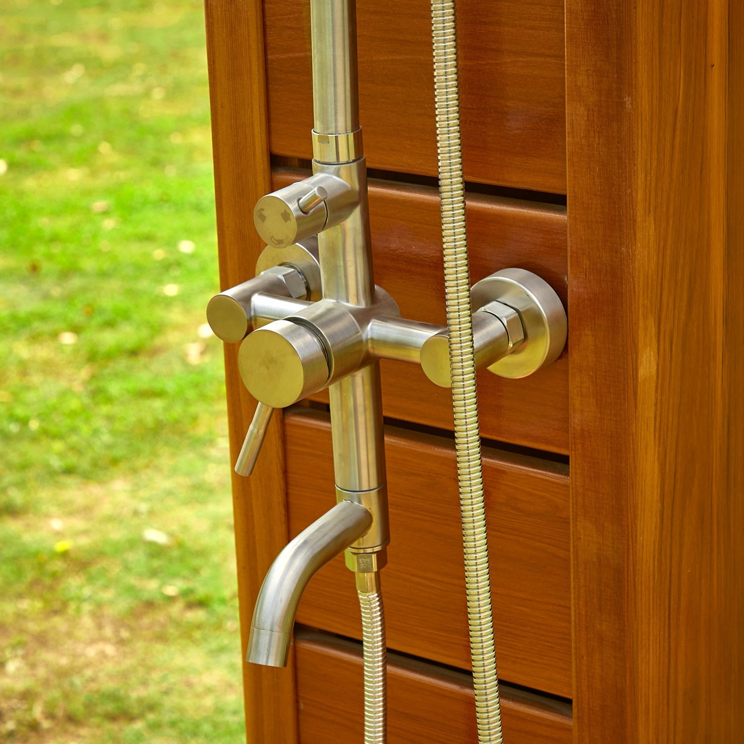 SAUNA EVOLUTION® Sunlight Outdoor Shower - Energize Trek