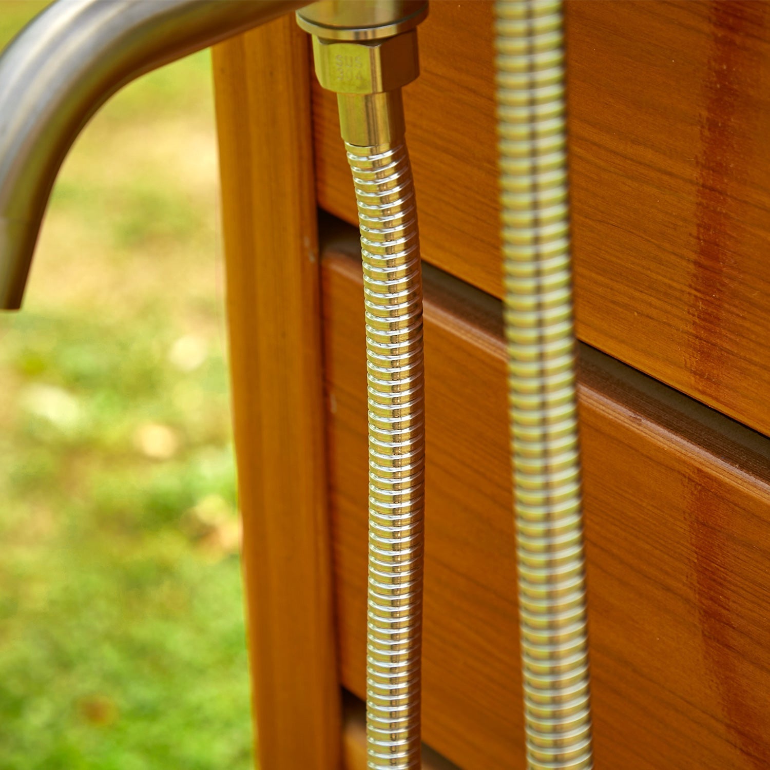 SAUNA EVOLUTION® Sunlight Outdoor Shower - Energize Trek