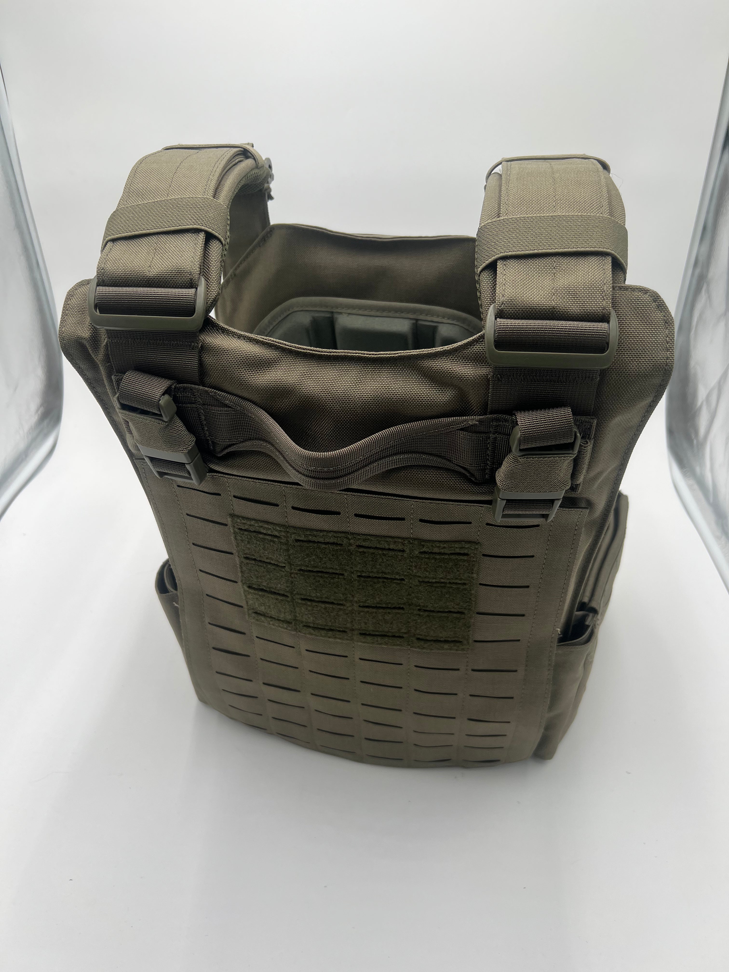 BIG BOY Crusader 2.0 XL Armor COMBO PACKAGE LIGHTWEIGHT LEVEL IV (2) XL Ceramic Front/Back Plates - Energize Trek