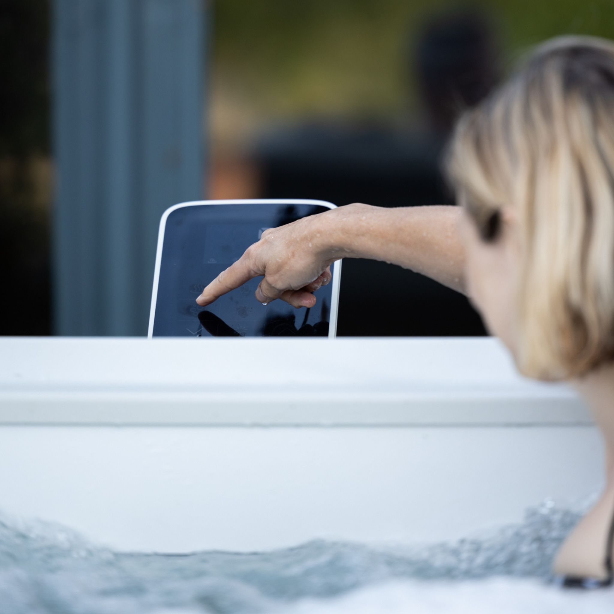 MSPA | OSLO | Frame Series | Rigid Hot Tub & Spa | Light up the night | Upto 6 Person - Energize Trek