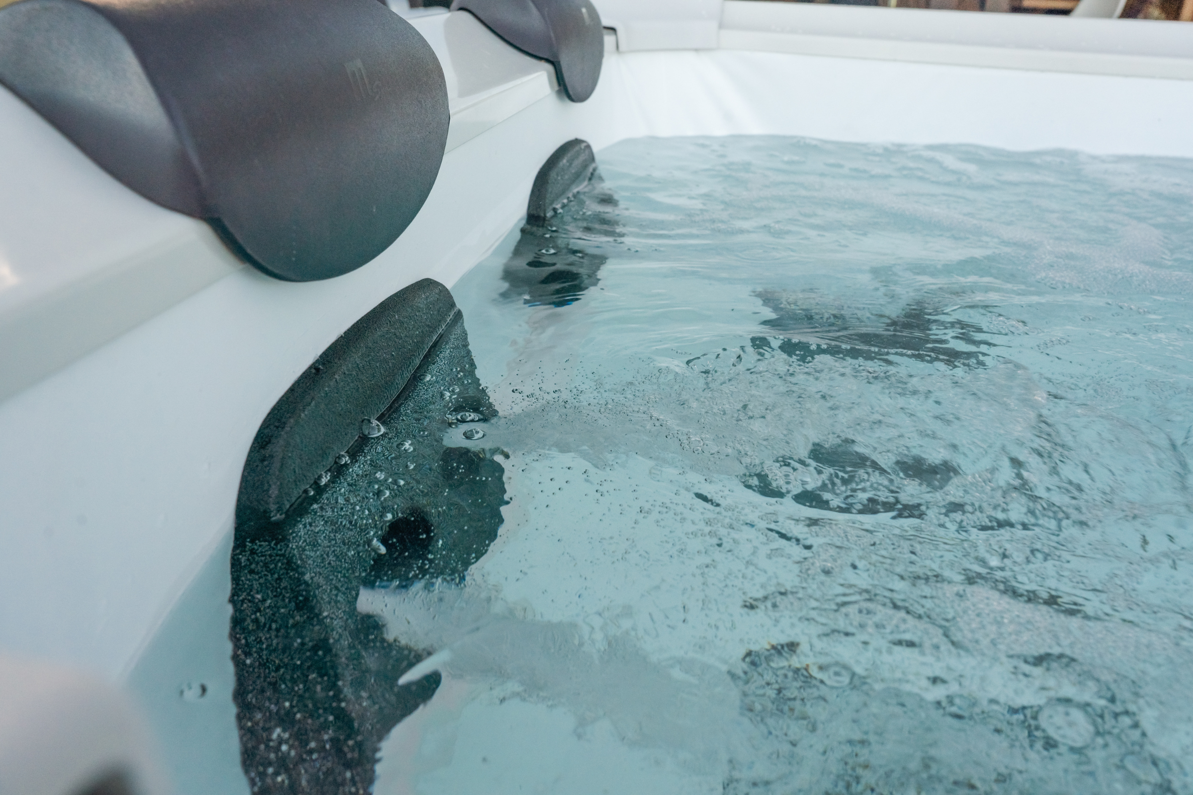 MSPA | OSLO | Frame Series | Rigid Hot Tub & Spa | Light up the night | Upto 6 Person - Energize Trek