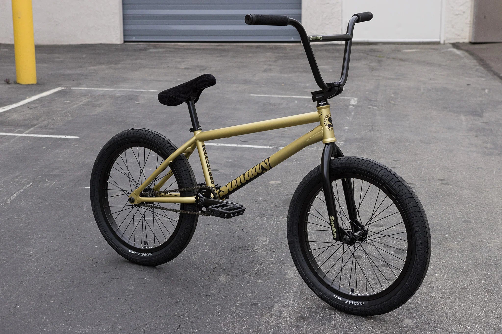 Sunday 2025 Forecaster (FC) Broc Raiford Signature 21″ Complete BMX Bike - Matte Metallic Gold (LHD) - Energize Trek