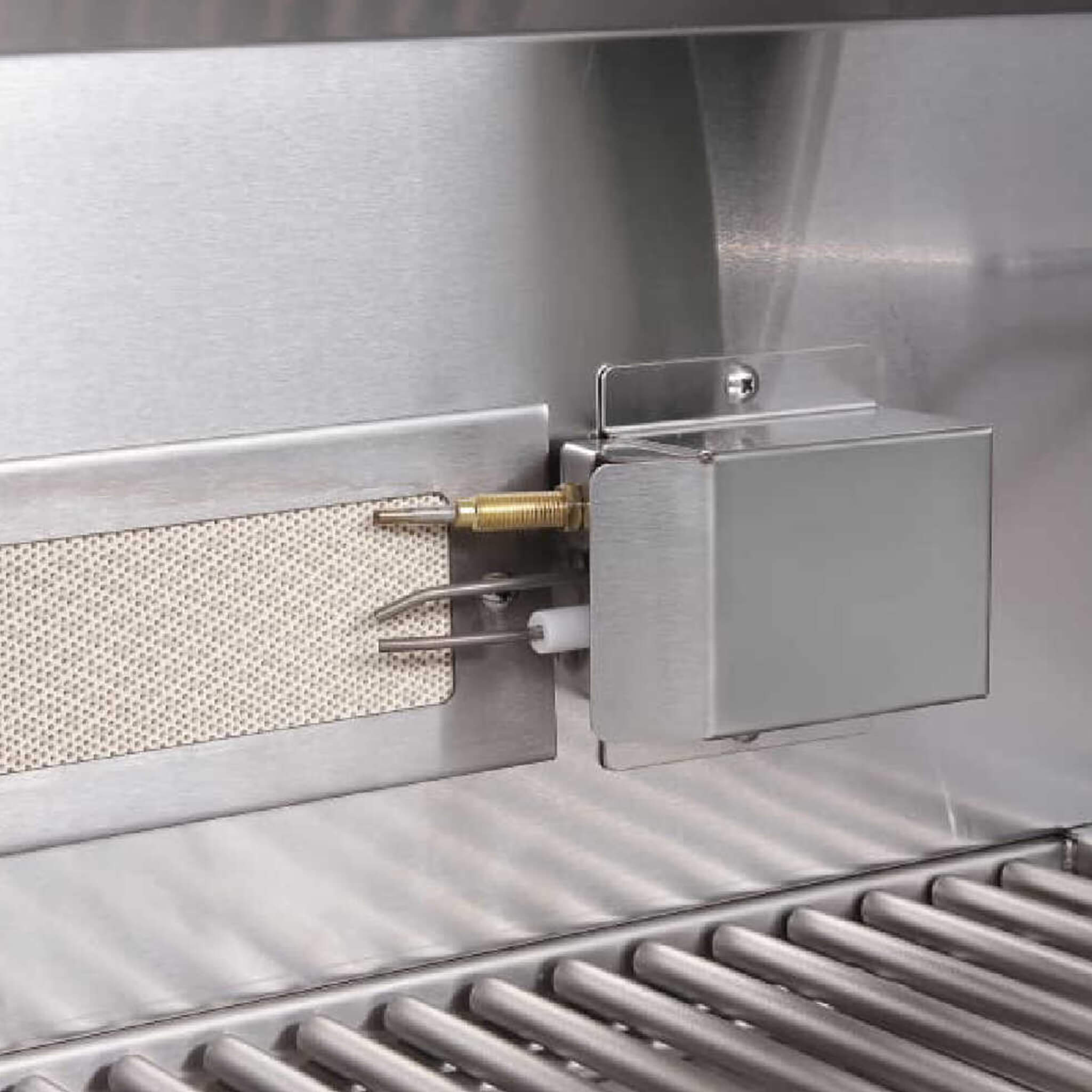 Edgestar 60K BTU 30" Natural Gas Built-In Grill With Lighted Grill Area And Double Access Doors (SAK82568) - Energize Trek