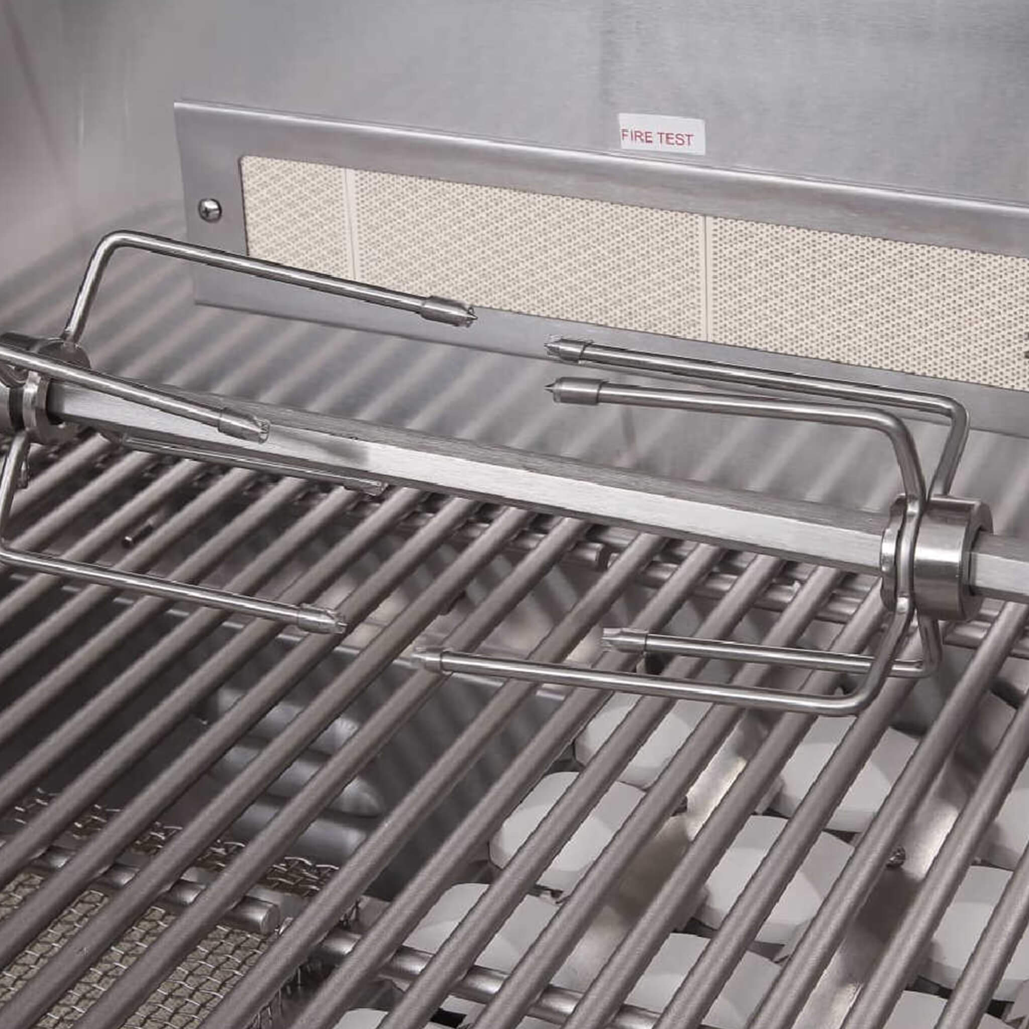 Edgestar 60K BTU 30" Natural Gas Built-In Grill With Lighted Grill Area And Double Access Doors (SAK82568) - Energize Trek