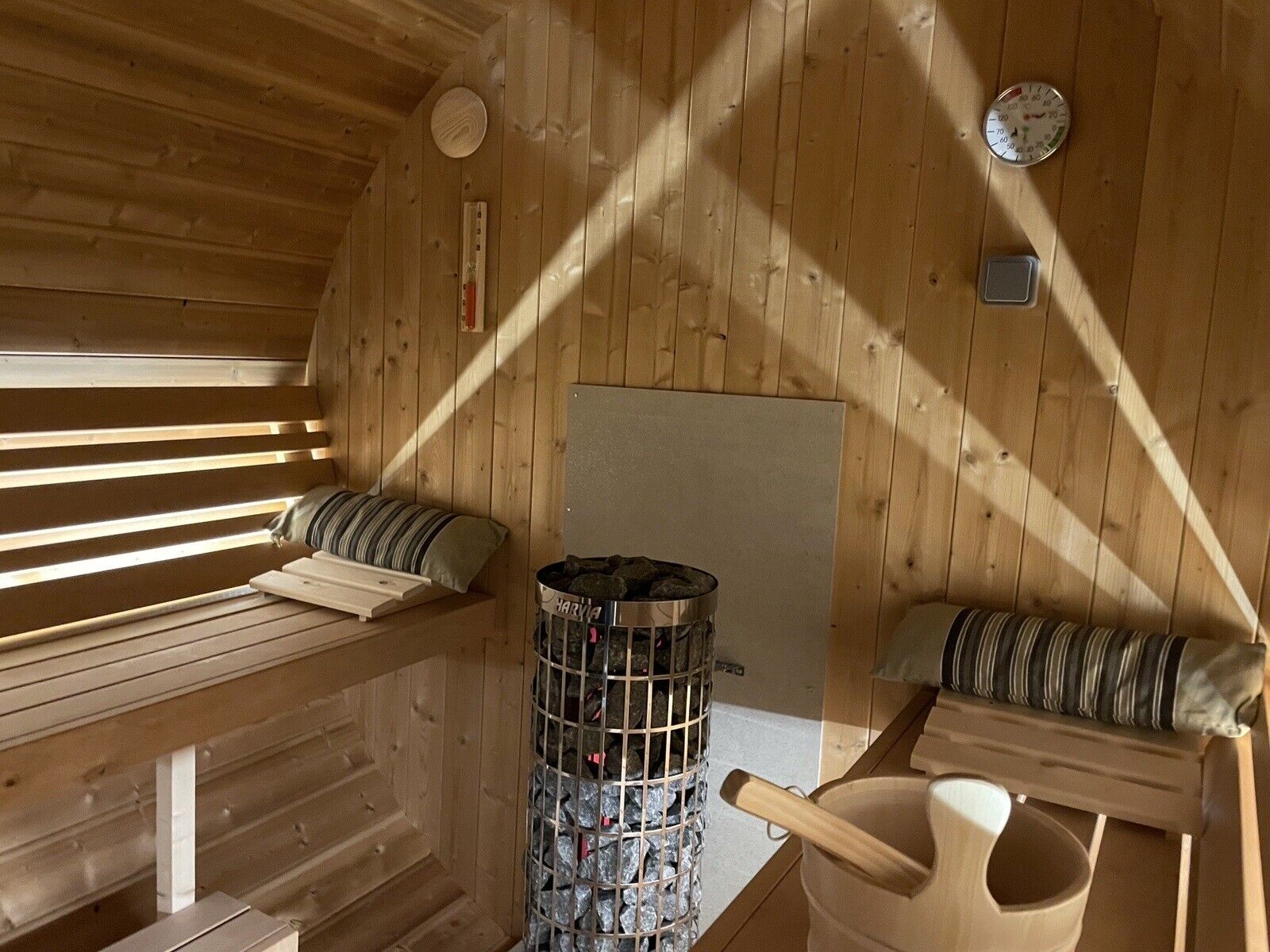 SAUNA EVOLUTION® Barrel Sauna Serenity Nature Air 7 - Energize Trek