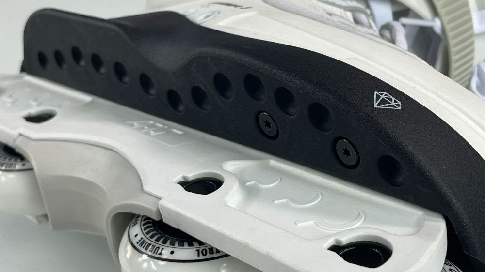 Razors Shima 3 Remastered Aggressive Inline Skate - White - Energize Trek