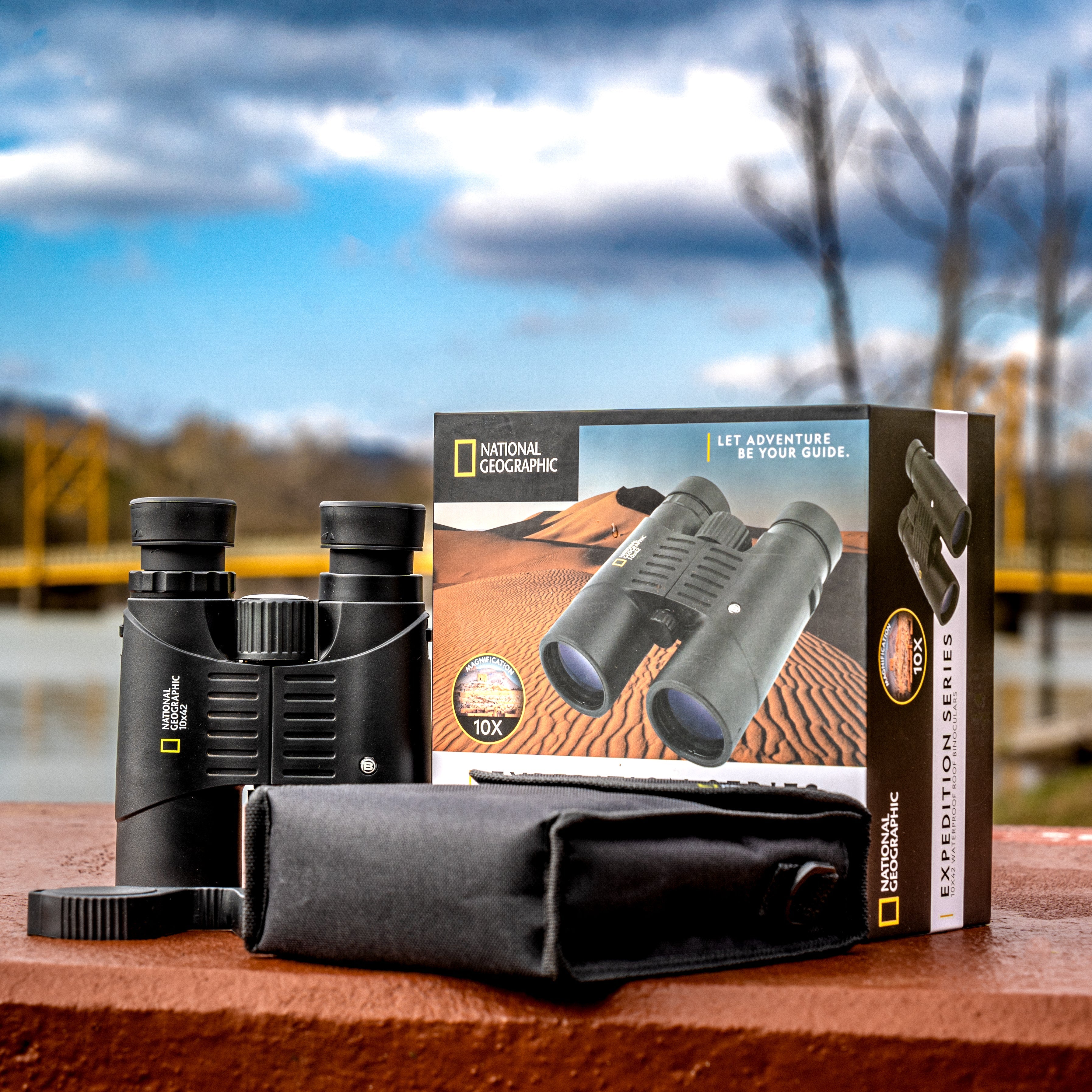 Expedition Series 10x42 WP Binoculars - Energize Trek