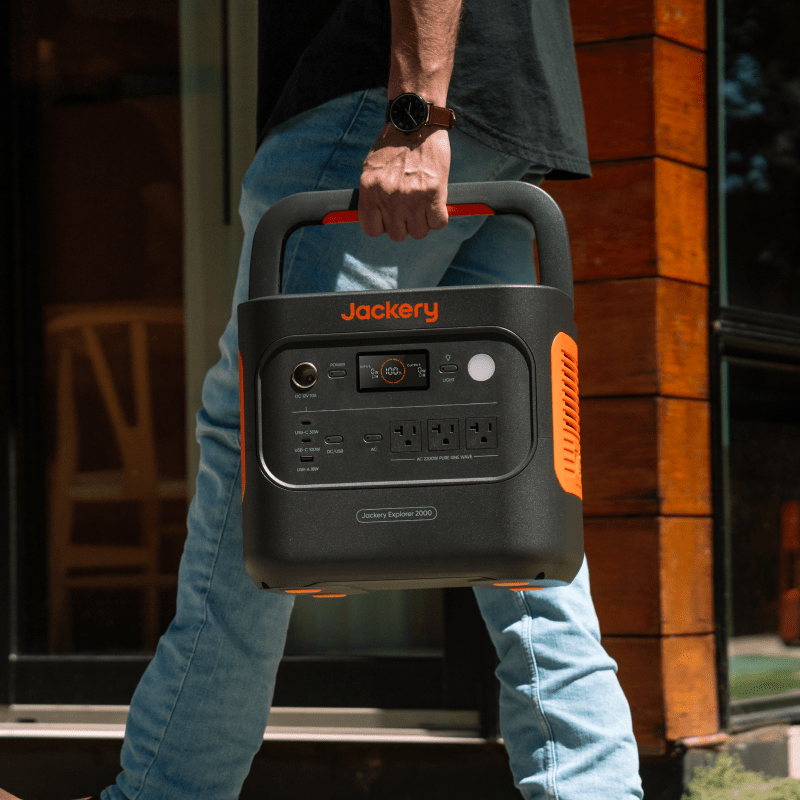 Jackery Solar Generator  2000 v2 - Energize Trek