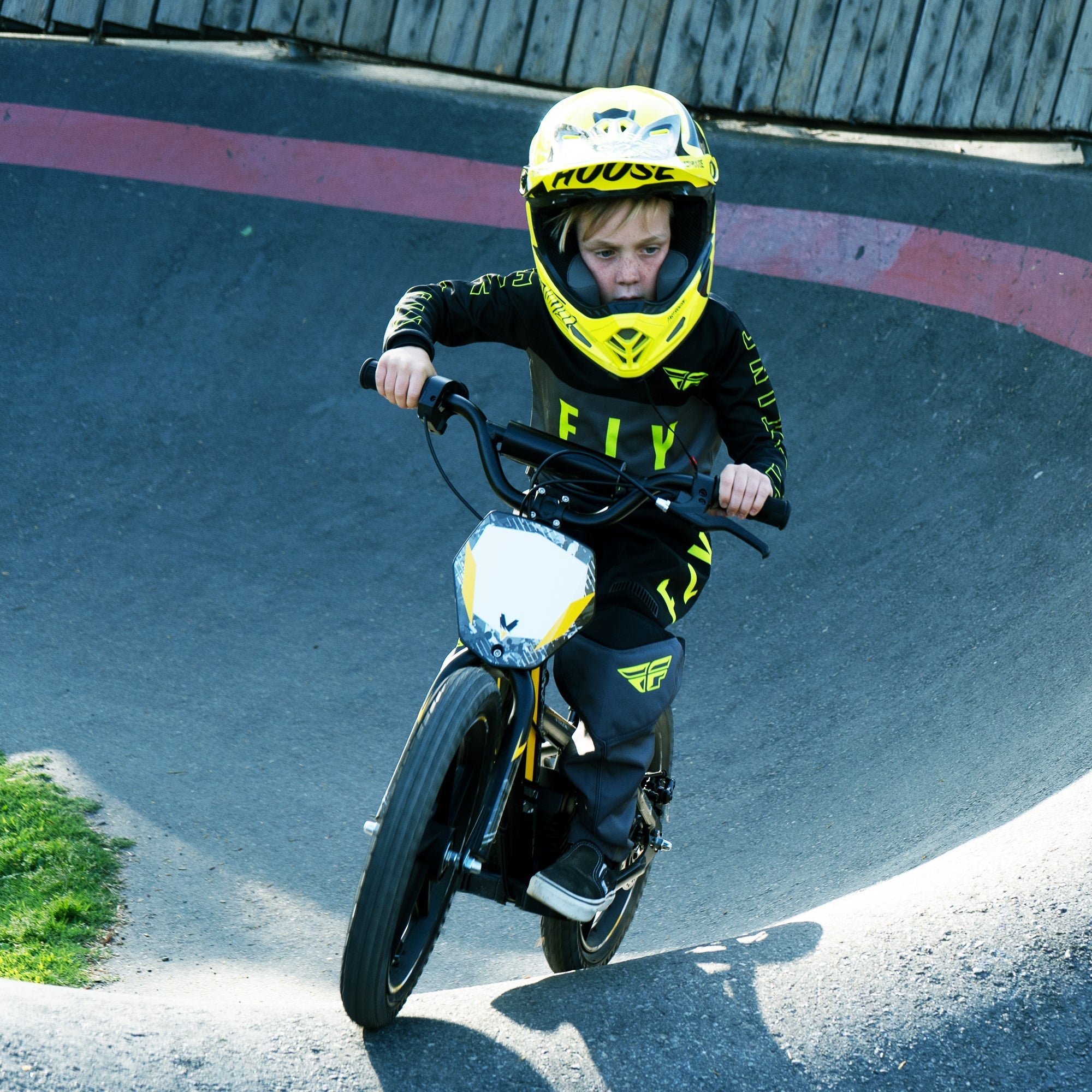 Voltaic Kids Electric Dirt Bike 16'' Lion Pro - Energize Trek