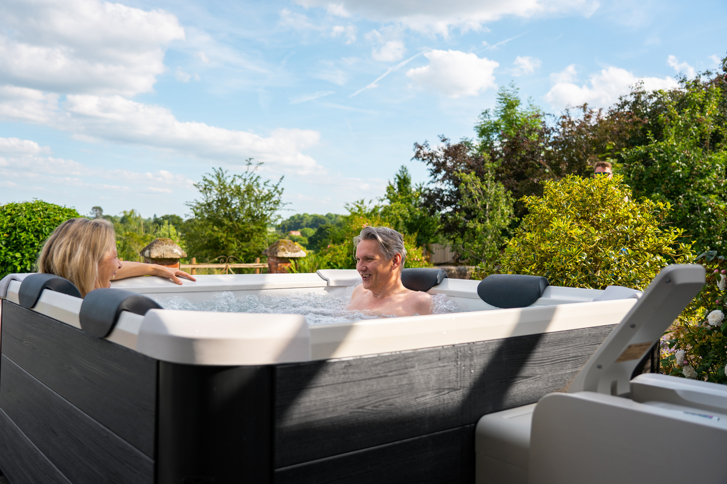 MSPA | OSLO | Frame Series | Rigid Hot Tub & Spa | Light up the night | Upto 6 Person - Energize Trek