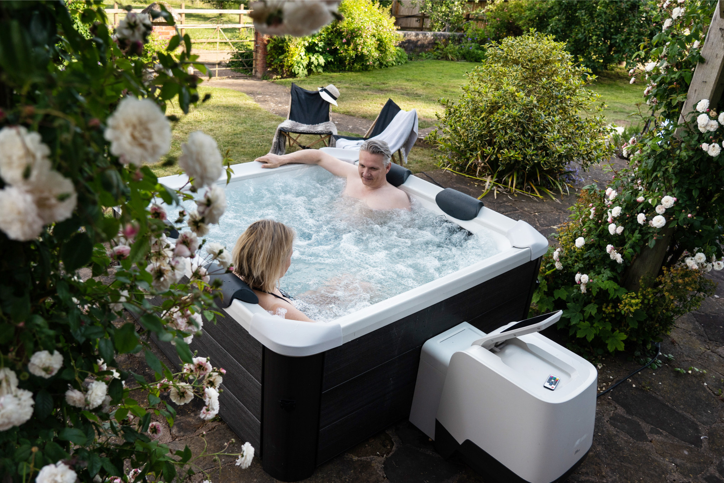 MSPA | OSLO | Frame Series | Rigid Hot Tub & Spa | Light up the night | Upto 6 Person - Energize Trek