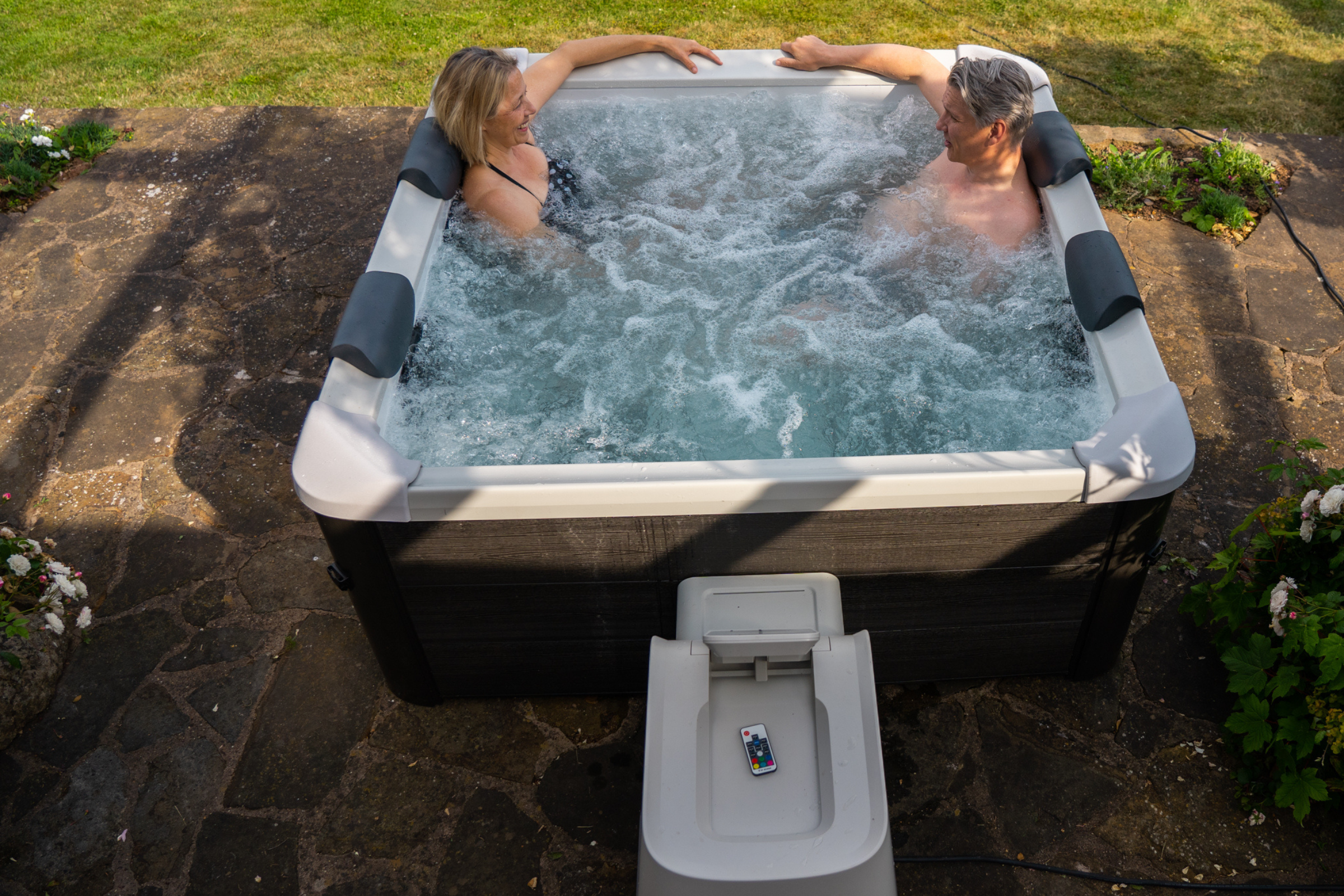 MSPA | OSLO | Frame Series | Rigid Hot Tub & Spa | Light up the night | Upto 6 Person - Energize Trek