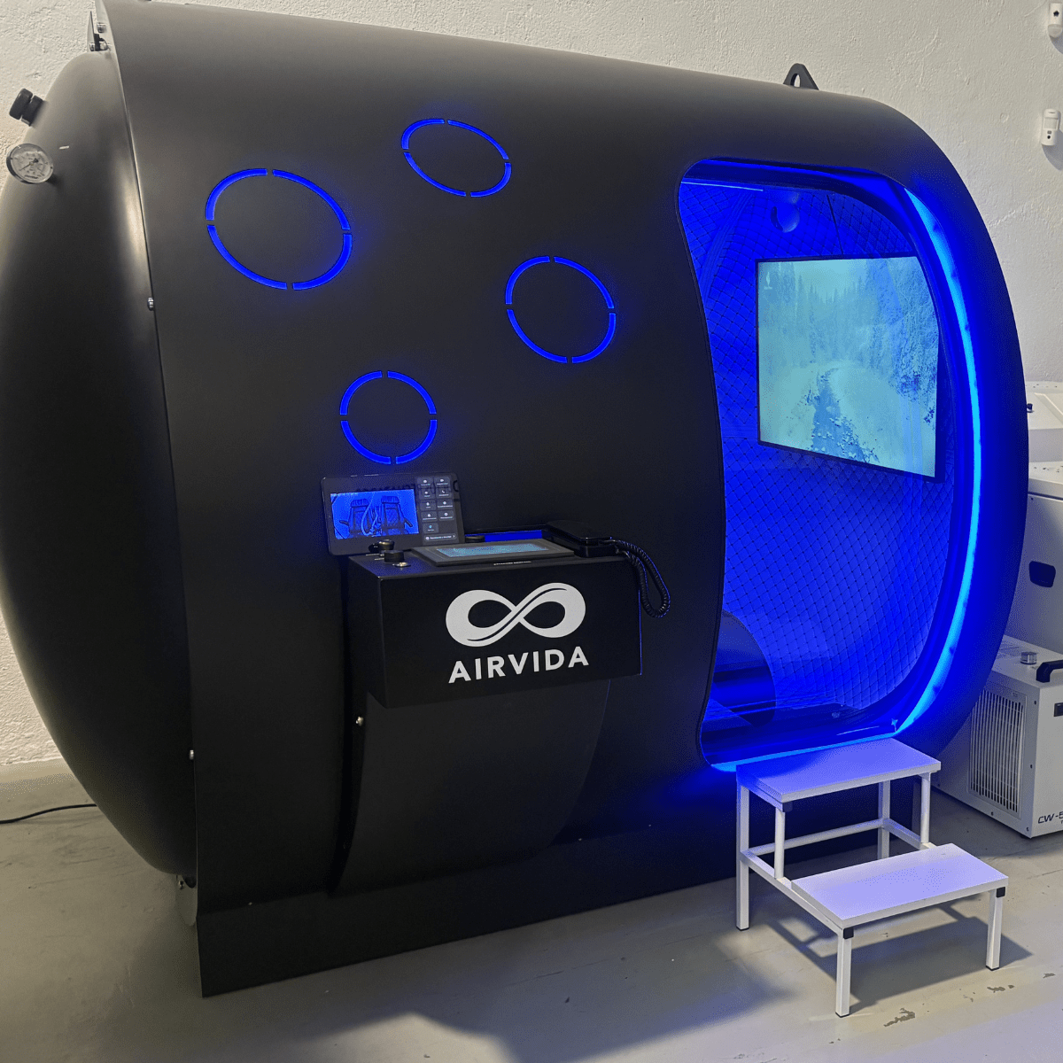 2.0 ATA Hardshell Multiplace Hyperbaric Chamber with BIBS Mask - Energize Trek