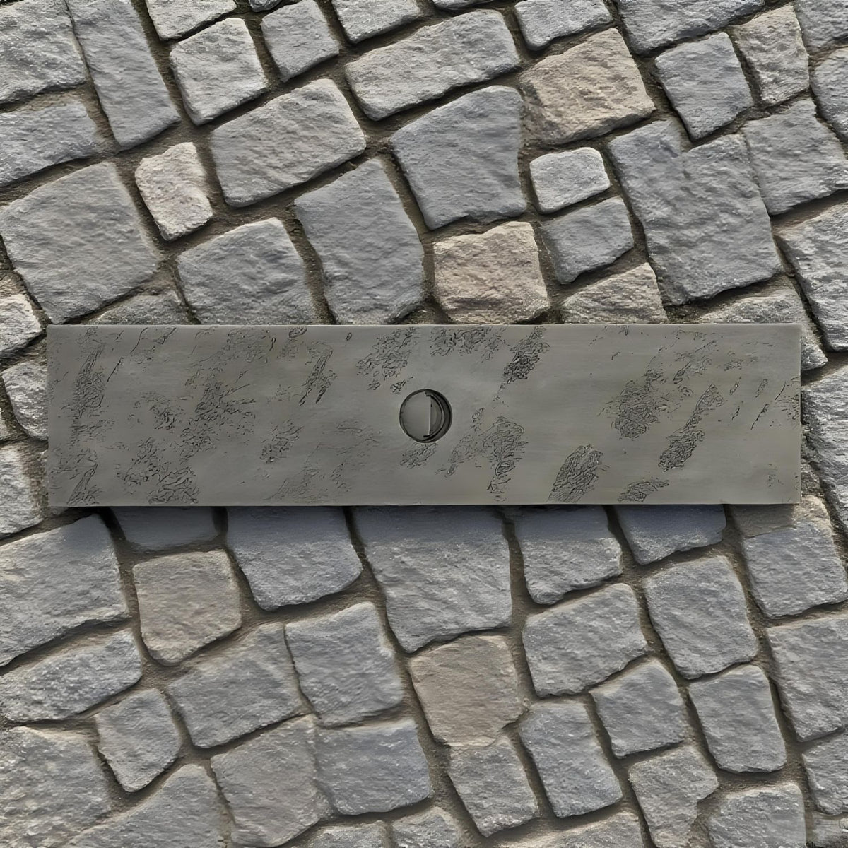 557767481