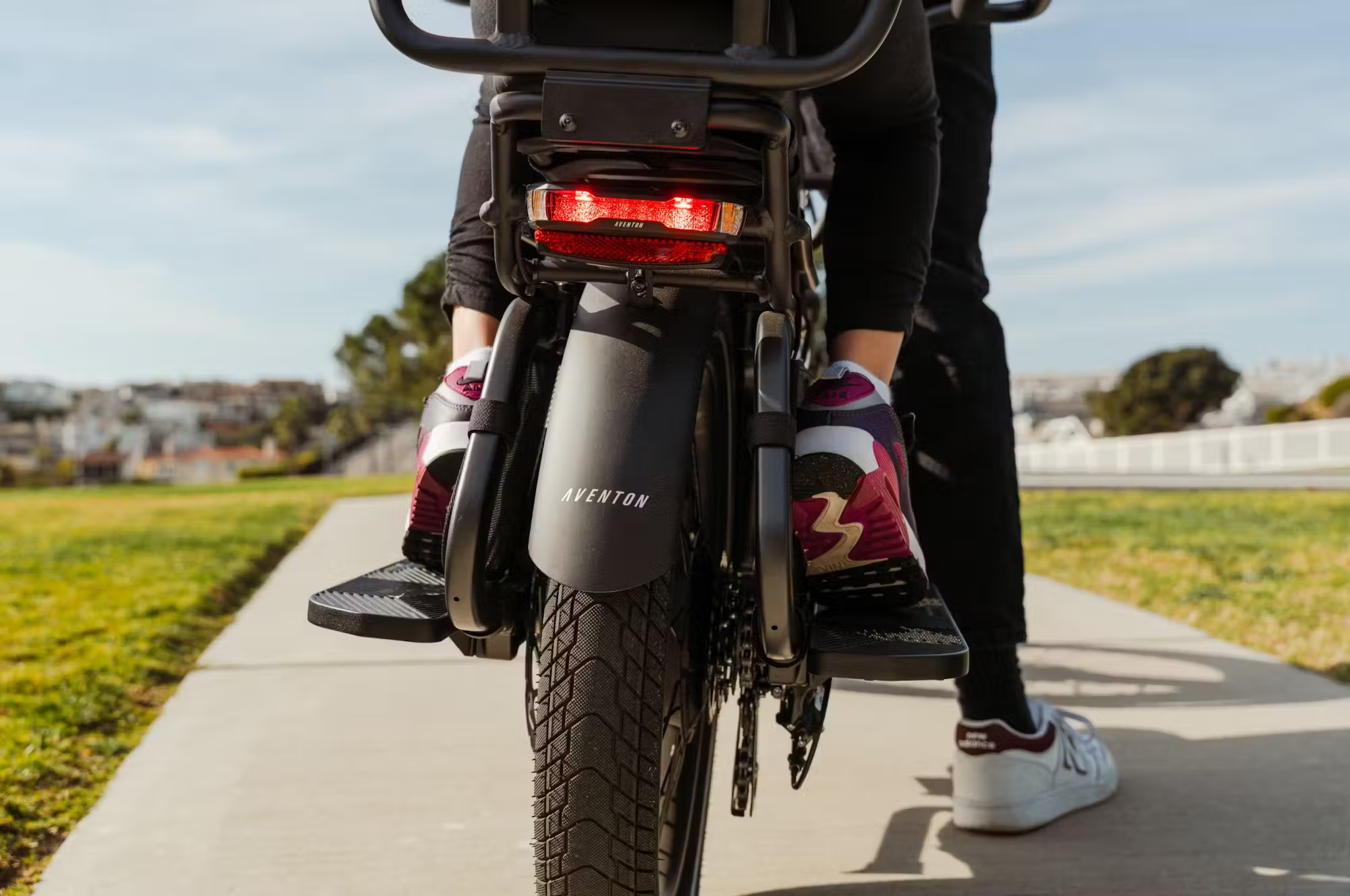 Aventon Abound LR Cargo E-Bike - Energize Trek