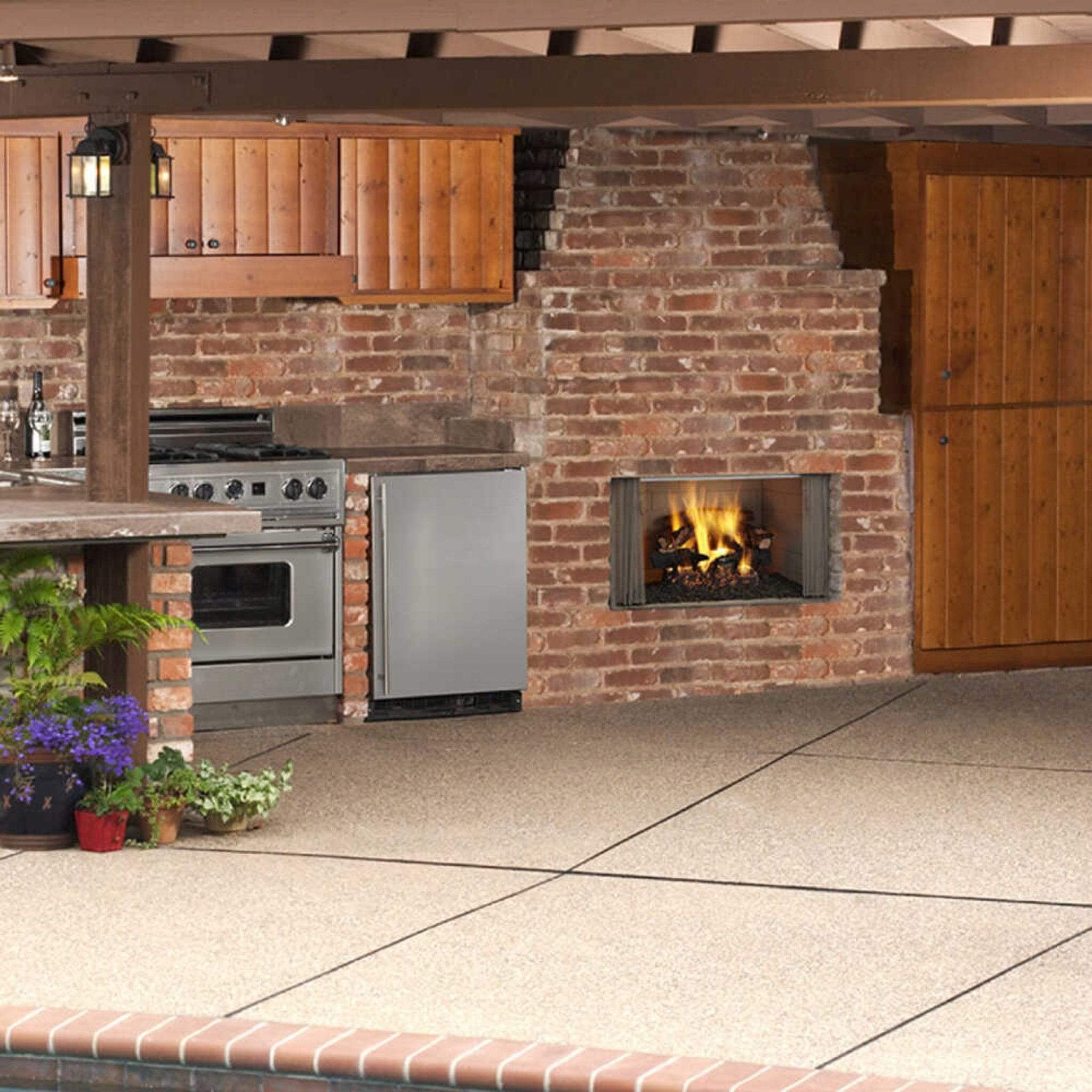 Majestic Villawood 42" Traditional Refractory Outdoor Wood Burning Fireplace [ODVILLA-42T-B] (SAK14358) - Energize Trek