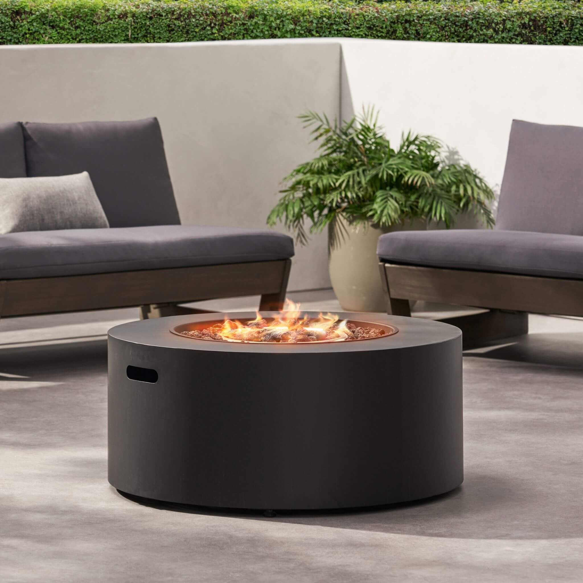 Modern 32" 40K BTU Round Iron Propane Fire Pit (SAK29102) - Energize Trek
