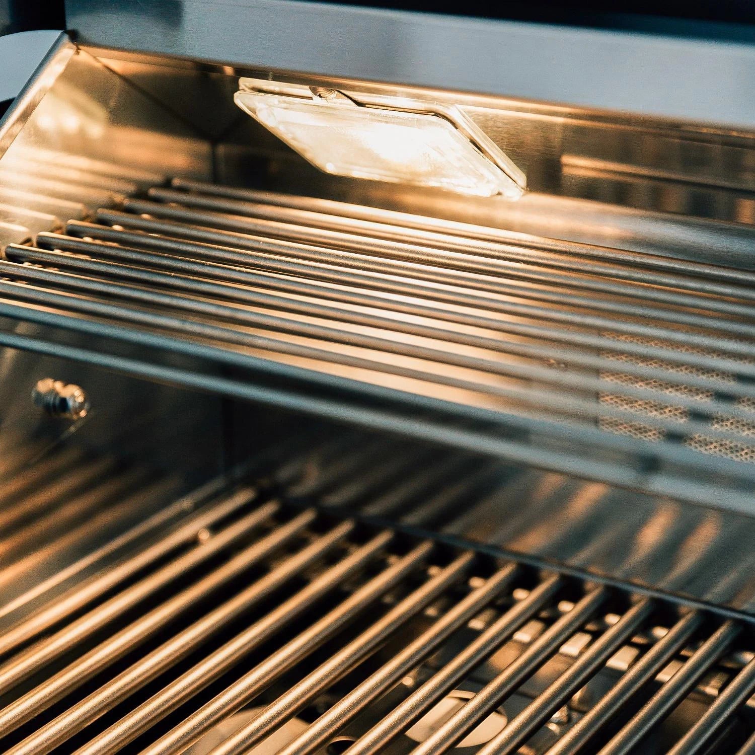 Summerset TRL Built-In Propane Gas Grill With Rotisserie (TRL32/38-LP) (SAK17213) - Energize Trek